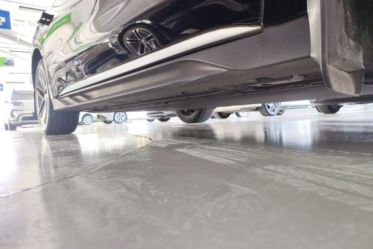 Used BYD Han 2023 EV Champion Edition 605KM Front-Drive Premium Model Right Side Sill