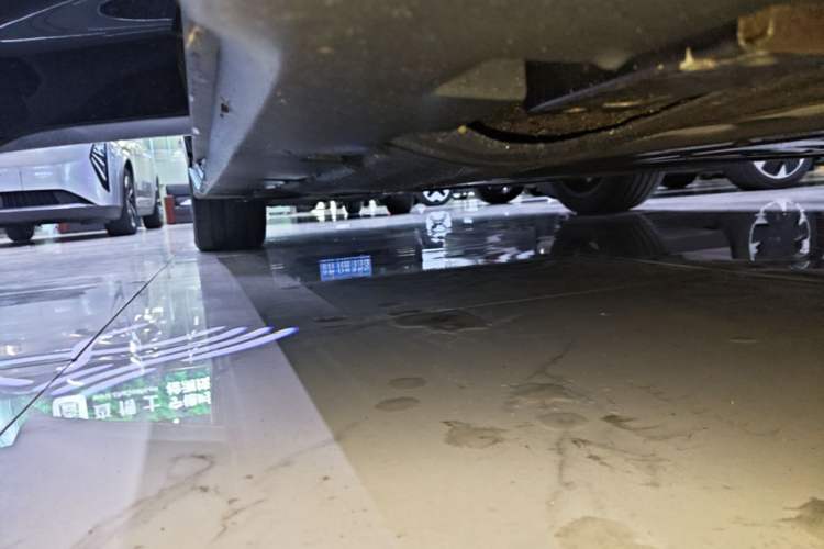 Used BYD Han 2023 EV Champion Edition 605KM Front-Drive Premium Model Right Side Sill