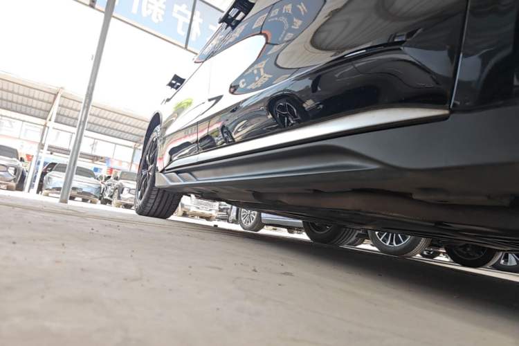 Used BYD Han 2023 DM-i Champion Edition 121KM Prestige Model Right Side Sill