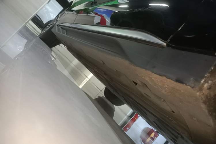 Used BYD Han 2023 EV Champion Edition 605KM Front-Drive Premium Model Right Side Sill