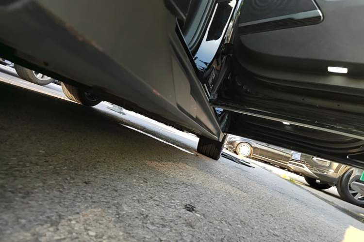 Used BYD Han 2023 EV Champion Edition 506KM Front-Wheel-Drive Premium Model Right Side Sill