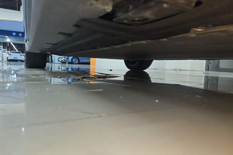 Used BYD Han 2023 EV Champion Edition 605KM Front-Drive Premium Model Right Side Sill