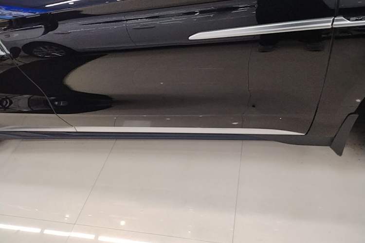 Used BYD Han 2023 EV Champion Edition 506KM Front-Wheel-Drive Premium Model Right Side Sill