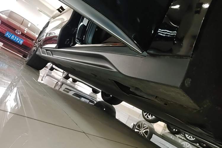 Used BYD Han 2023 EV Champion Edition 506KM Front-Wheel-Drive Premium Model Right Side Sill