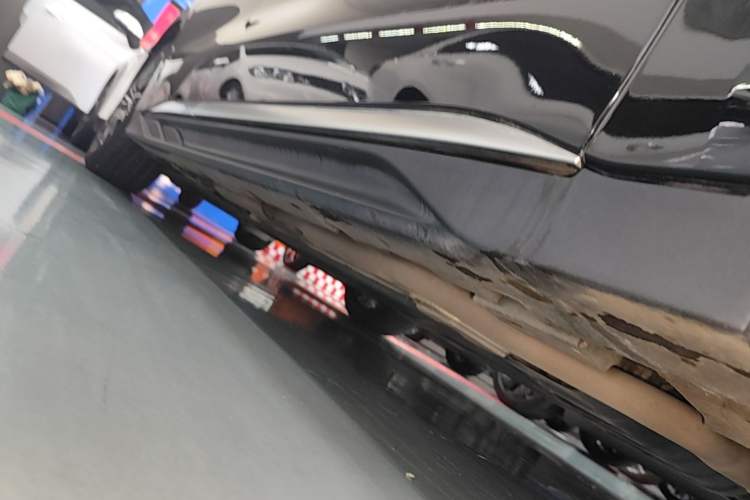 Used BYD Han 2023 DM-i Champion Edition 121KM Prestige Model Right Side Sill