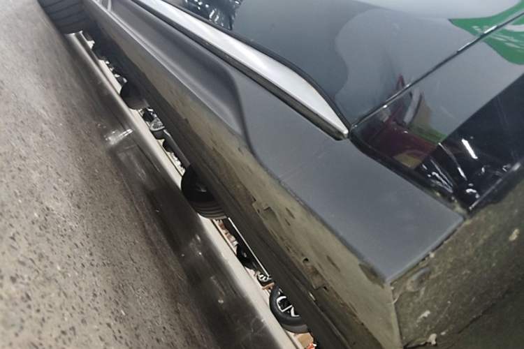 Used BYD Han 2023 EV Champion Edition 605KM Front-Drive Premium Model Right Side Sill