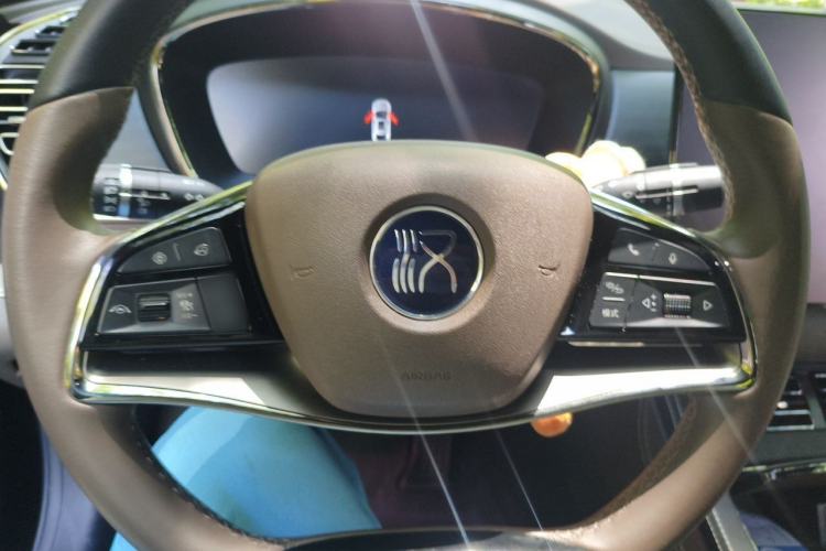 Used BYD Han 2023 EV Champion Edition 506KM Front-Wheel-Drive Premium Model Steering Wheel