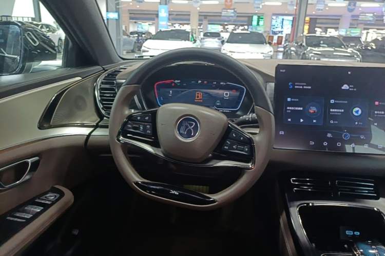 Used BYD Han 2023 DM-i Champion Edition 121KM Prestige Model Steering Wheel