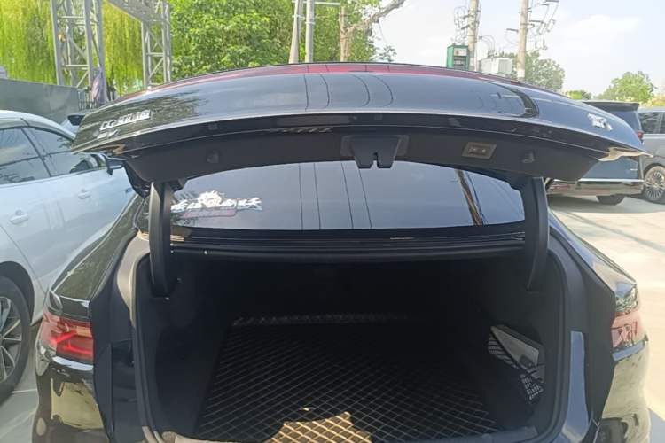 Used BYD Han 2023 EV Champion Edition 506KM Front-Wheel-Drive Premium Model Trunk