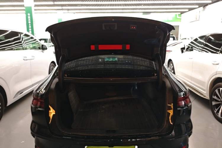 Used BYD Han 2023 EV Champion Edition 605KM Front-Drive Premium Model Trunk