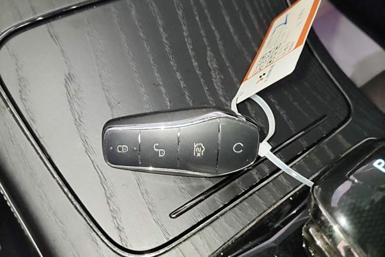 Used BYD Han 2023 EV Champion Edition 715 km Front-Drive Flagship Model Vehicle Key