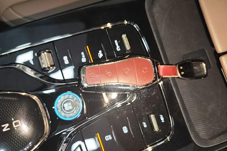 Used BYD Han 2023 DM-i Champion Edition 121KM Prestige Model Vehicle Key