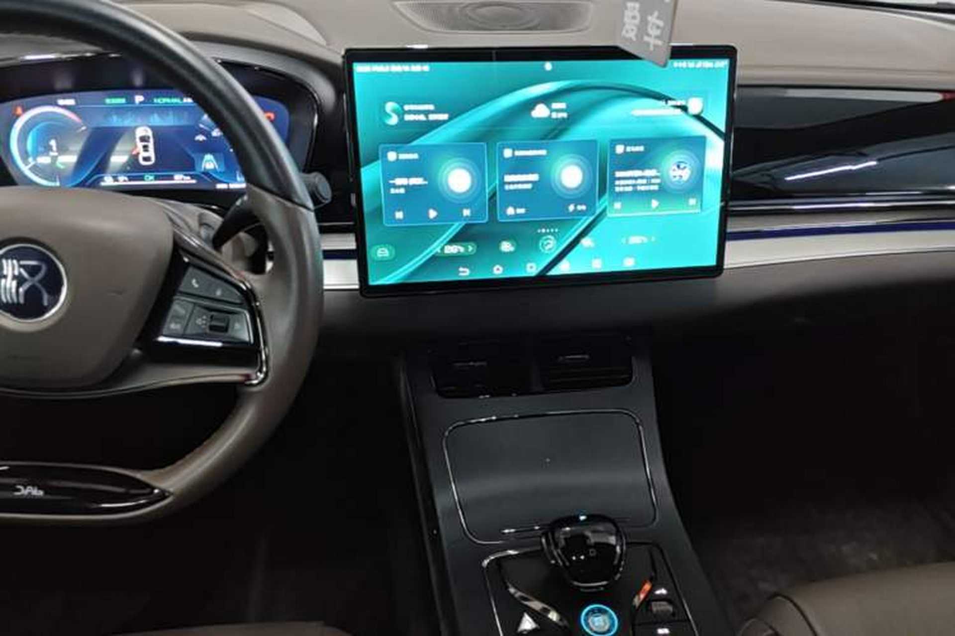 Used BYD Han 2023 EV Champion Edition 605KM Front-Drive Premium Model Audio And AC Panel