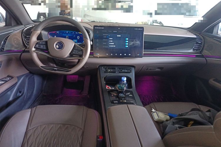 Used BYD Han 2023 DM-i Champion Edition 121KM Prestige Model Center Console