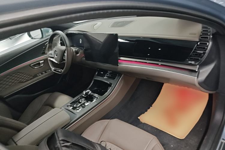 Used BYD Han 2023 DM-i Champion Edition 121KM Prestige Model Center Console
