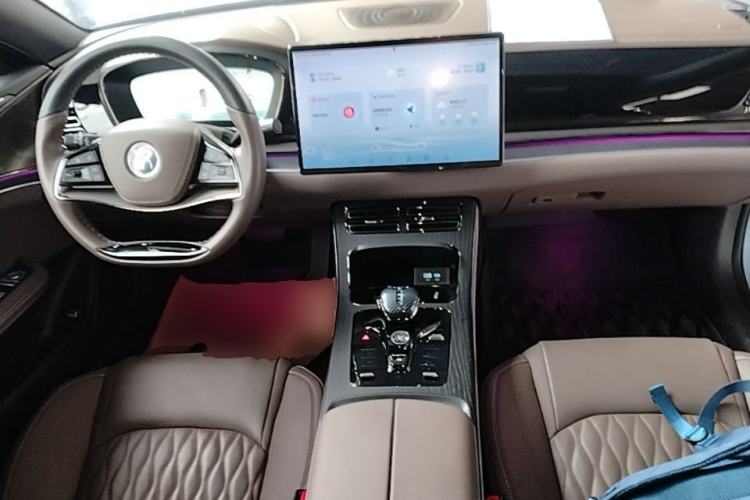 Used BYD Han 2023 DM-i Champion Edition 121KM Prestige Model Center Console