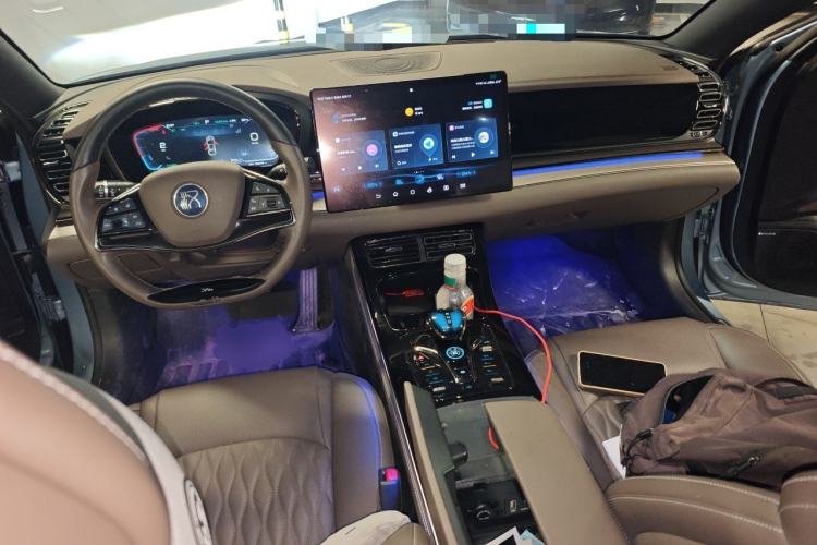 Used BYD Han 2023 DM-i Champion Edition 200KM Premium Model Center Console