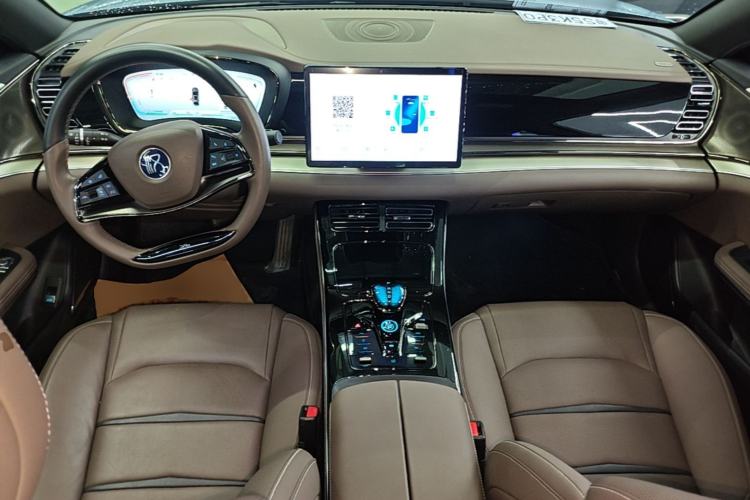 Used BYD Han 2023 DM-i Champion Edition 121KM Elite Model Center Console