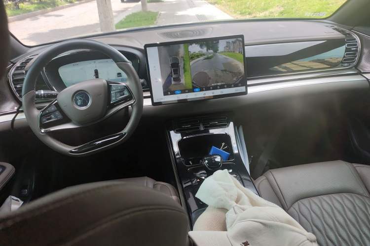 Used BYD Han 2023 DM-i Champion Edition 200KM Premium Model Center Console