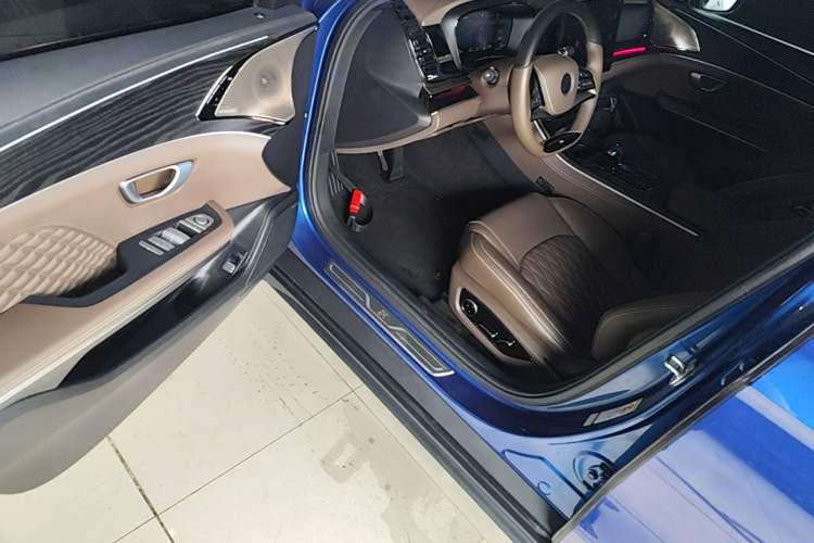 Used BYD Han 2023 DM-i Champion Edition 121KM Prestige Model Driver Seat