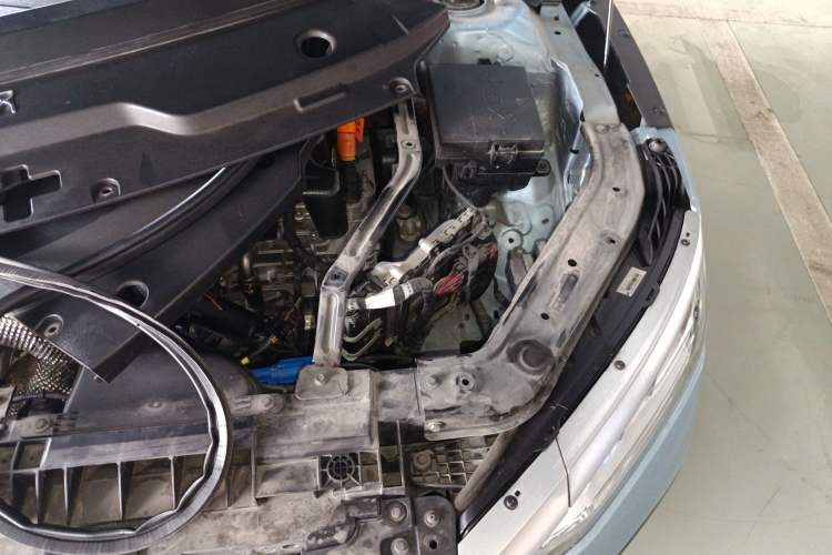 Used BYD Han 2023 DM-i Champion Edition 121KM Prestige Model Engine Bay Left