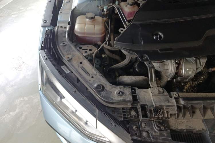 Used BYD Han 2023 DM-i Champion Edition 121KM Prestige Model Engine Bay Right