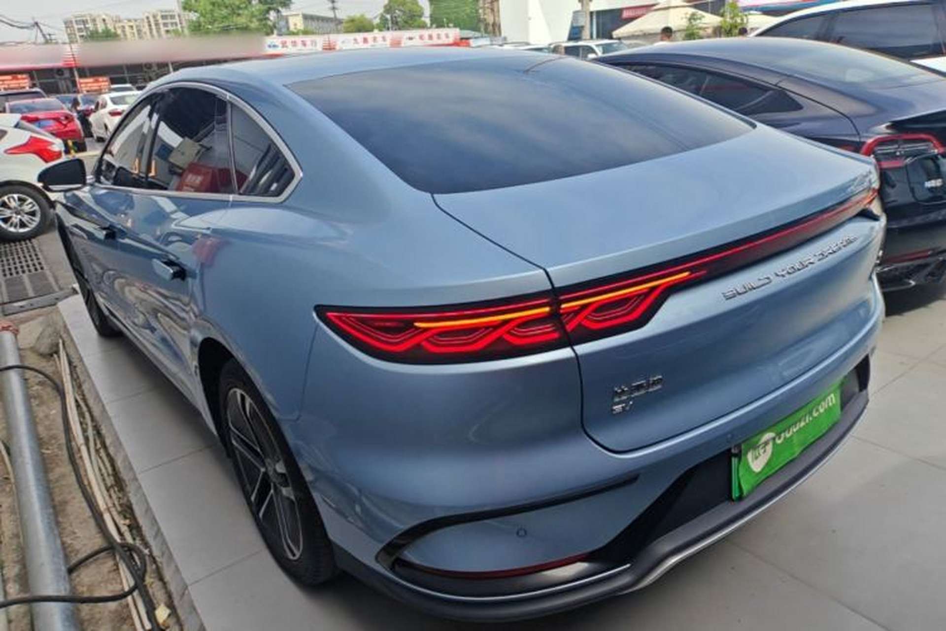 Used BYD Han 2023 EV Champion Edition 605KM Front-Drive Premium Model Exterior 2