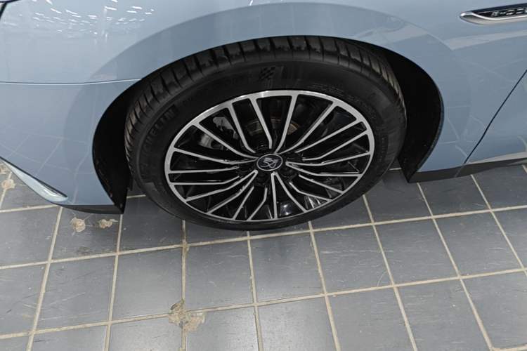 Used BYD Han 2023 DM-i Champion Edition 121KM Prestige Model Exterior 4