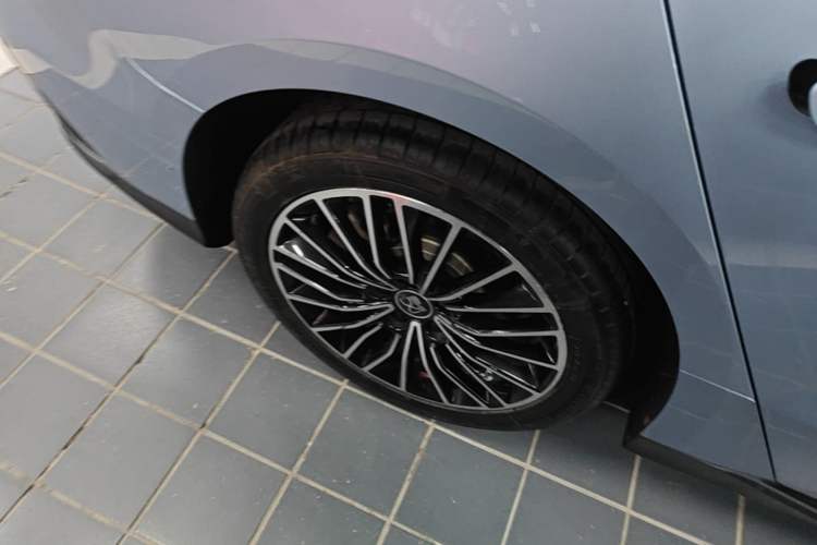 Used BYD Han 2023 DM-i Champion Edition 121KM Prestige Model Exterior 5