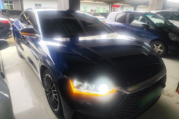 Used BYD Han 2023 DM-i Champion Edition 121KM Prestige Model Front Right 45 Deg