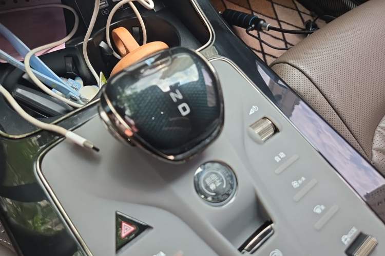 Used BYD Han 2023 EV Champion Edition 506KM Front-Wheel-Drive Premium Model Gear Lever