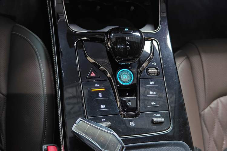 Used BYD Han 2023 DM-i Champion Edition 121KM Prestige Model Gear Lever