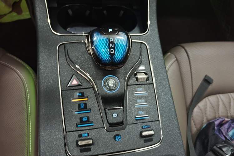 Used BYD Han 2023 EV Champion Edition 506KM Front-Wheel-Drive Premium Model Gear Lever