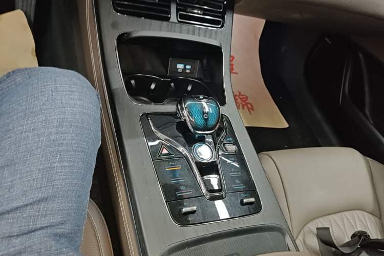 Used BYD Han 2023 DM-i Champion Edition 121KM Prestige Model Gear Lever