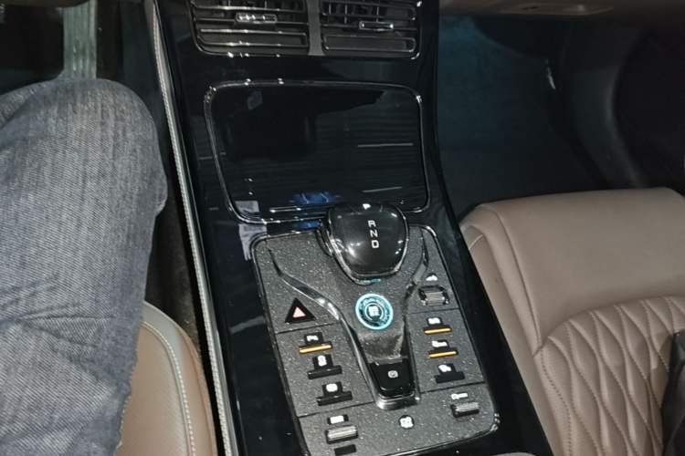 Used BYD Han 2023 EV Champion Edition 605KM Front-Drive Premium Model Gear Lever