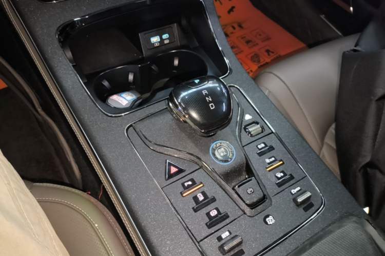 Used BYD Han 2023 EV Champion Edition 506KM Front-Wheel-Drive Premium Model Gear Lever