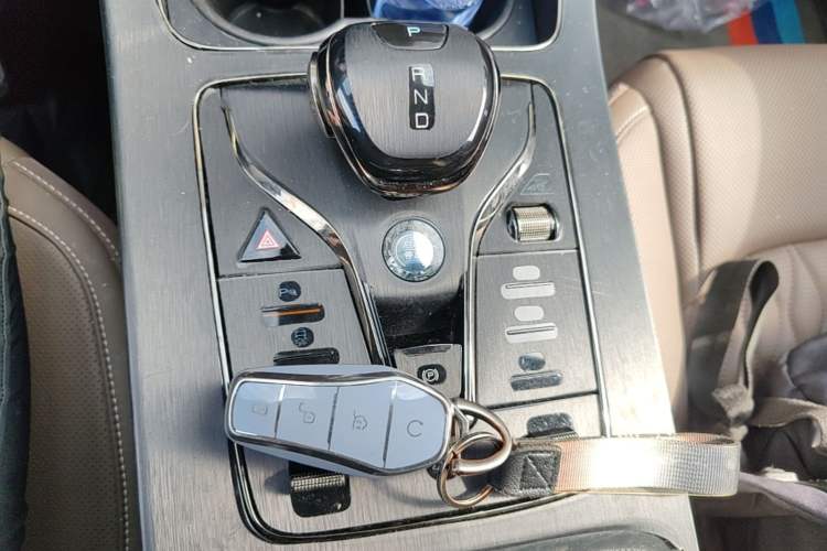 Used BYD Han 2023 EV Champion Edition 605KM Front-Drive Premium Model Gear Lever