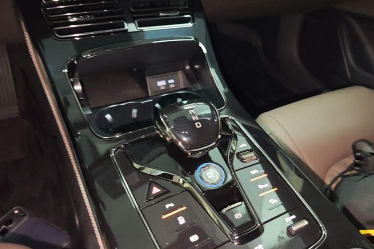Used BYD Han 2023 EV Champion Edition 605KM Front-Drive Premium Model Gear Lever