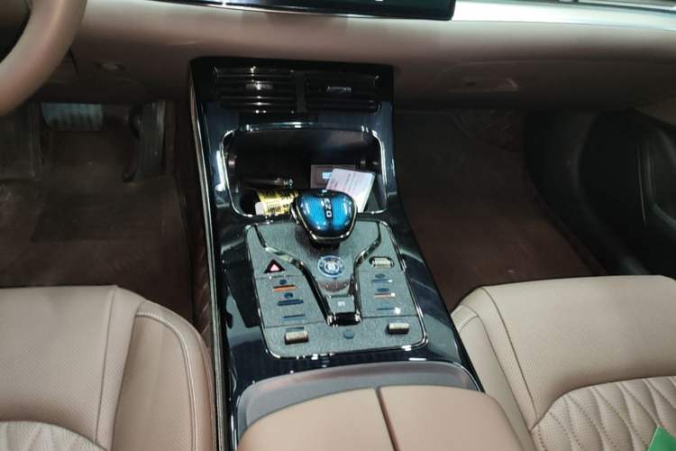 Used BYD Han 2023 DM-i Champion Edition 121KM Prestige Model Gear Lever