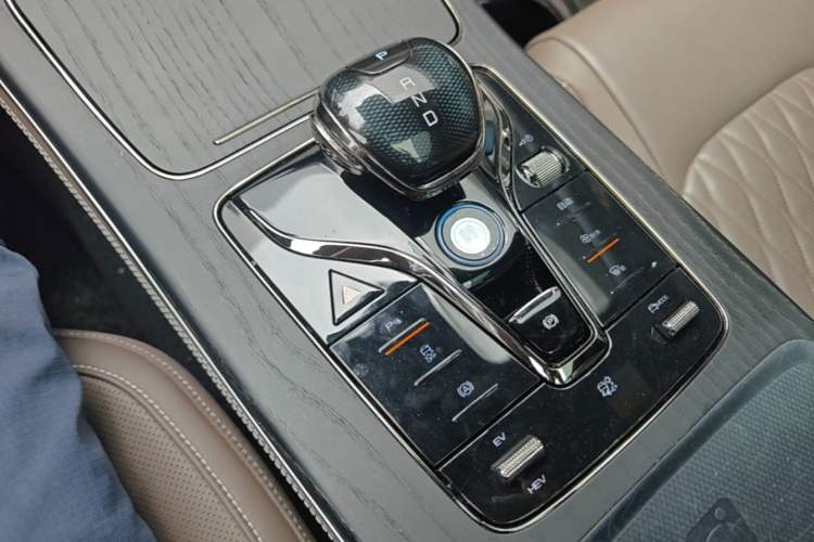 Used BYD Han 2023 DM-i Champion Edition 121KM Prestige Model Gear Lever