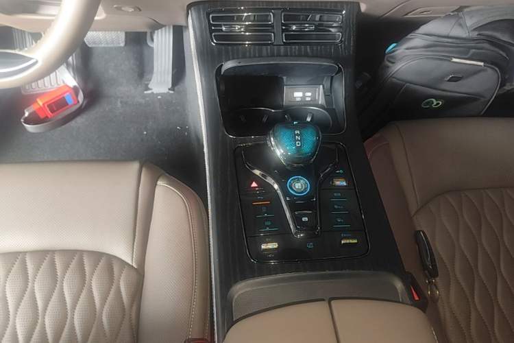 Used BYD Han 2023 DM-i Champion Edition 121KM Prestige Model Gear Lever