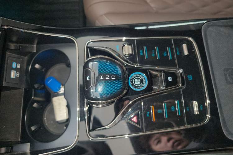 Used BYD Han 2023 DM-i Champion Edition 121KM Prestige Model Gear Lever