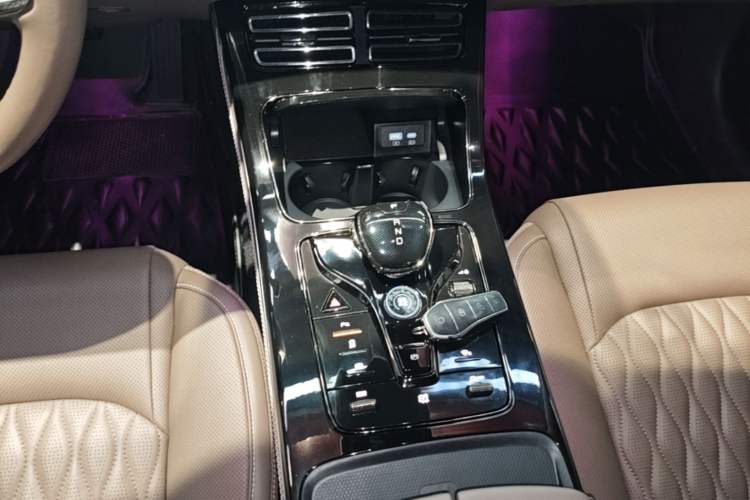 Used BYD Han 2023 EV Champion Edition 605KM Front-Drive Premium Model Gear Lever