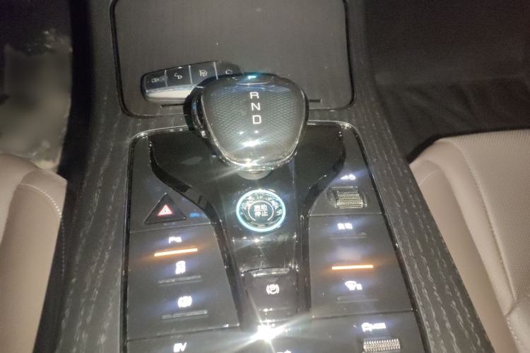 Used BYD Han 2023 DM-i Champion Edition 121KM Prestige Model Gear Lever