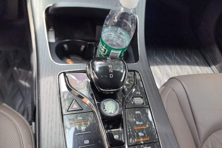 Used BYD Han 2023 DM-i Champion Edition 200KM Flagship Model Gear Lever