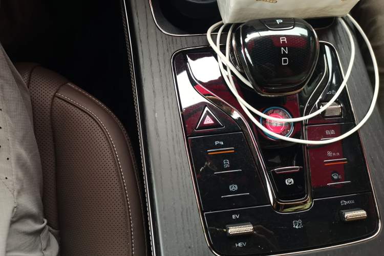 Used BYD Han 2023 DM-i Champion Edition 121KM Prestige Model Gear Lever