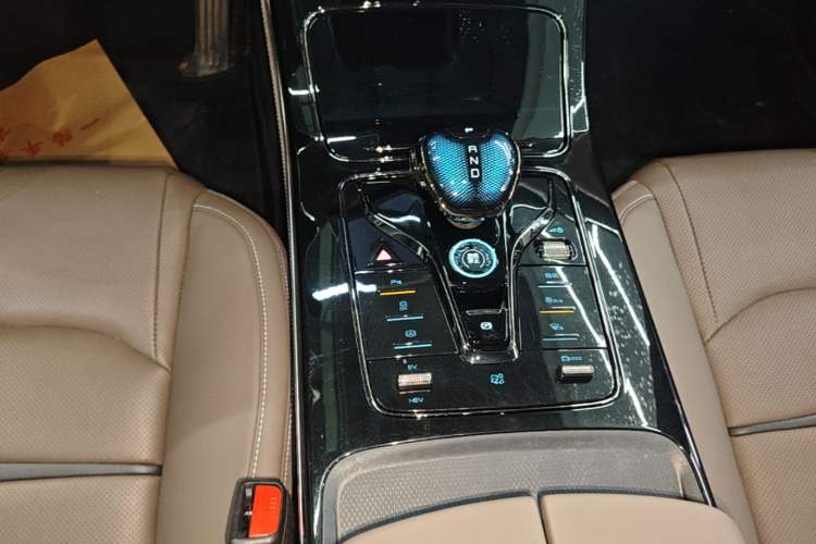 Used BYD Han 2023 DM-i Champion Edition 121KM Elite Model Gear Lever