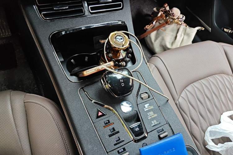 Used BYD Han 2023 EV Champion Edition 506KM Front-Wheel-Drive Premium Model Gear Lever