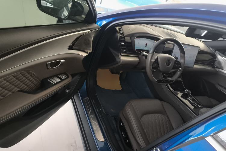Used BYD Han 2023 EV Champion Edition 605KM Front-Drive Premium Model Interior 3