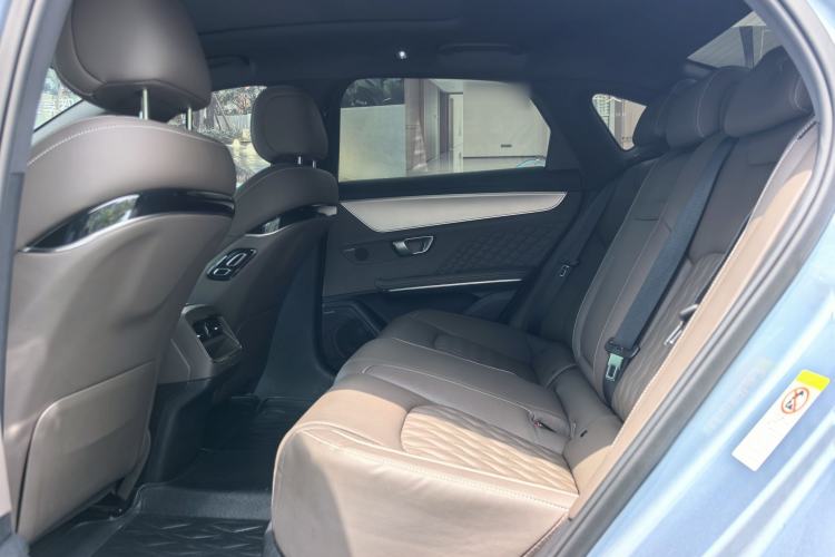 Used BYD Han 2023 EV Champion Edition 605KM Front-Drive Premium Model Interior 6